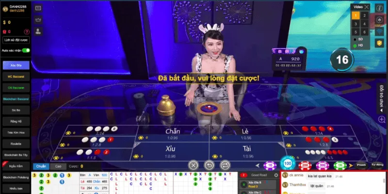 Công việc của Dealer là chia bài phục vụ người chơi trực tuyến